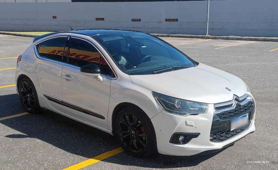 CITROËN-DS4-2012