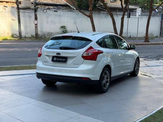 FORD-FOCUS-2014