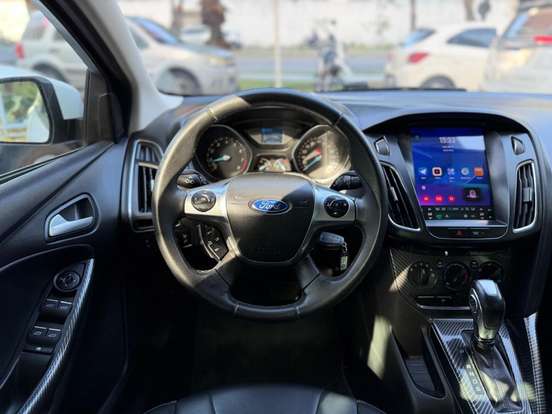 FORD-FOCUS-1.6 SE 16V FLEX 4P POWERSHIFT FORD-FOCUS-2014