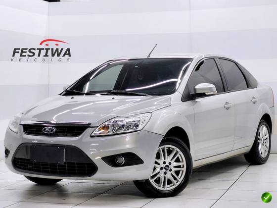 FORD FOCUS 2.0 GLX SEDAN 16V FLEX 4P MANUAL