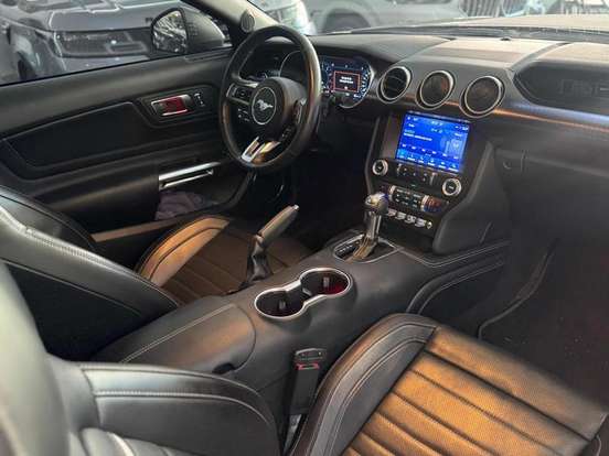 FORD-MUSTANG-2021