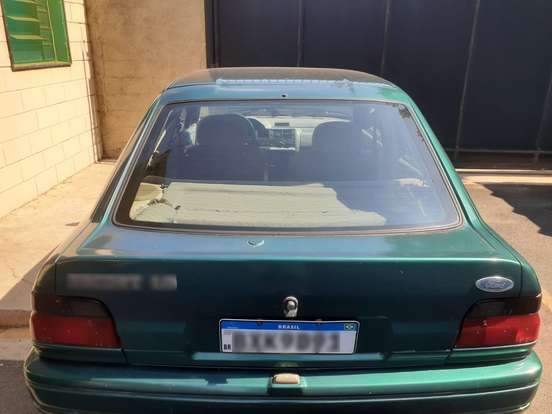 FORD-ESCORT-1996