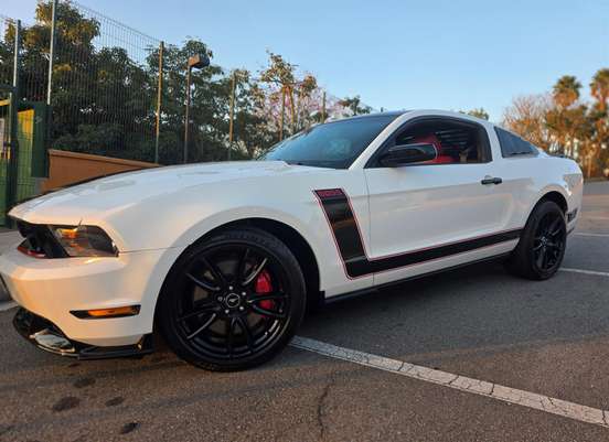 FORD-MUSTANG-2010