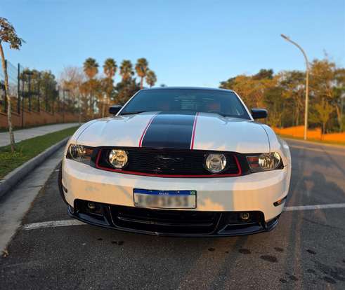 FORD-MUSTANG-2010