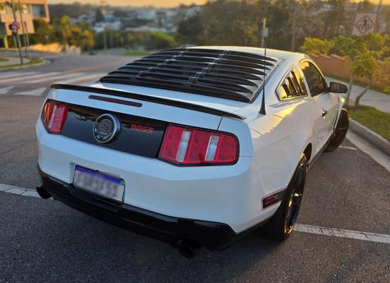 FORD-MUSTANG-2010