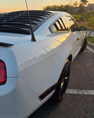 FORD-MUSTANG-2010