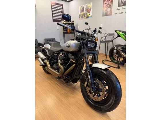 HARLEY-DAVIDSON SOFTAIL FAT BOB 107 