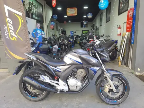 HONDA CB TWISTER 