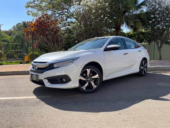HONDA CIVIC 1.5 16V TURBO GASOLINA TOURING 4P CVT