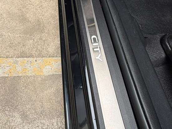 HONDA-CITY-1.5 i-VTEC FLEX HATCH TOURING CVT HONDA-CITY-2023
