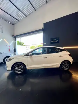 HYUNDAI-HB20-2023
