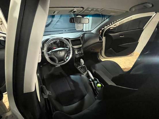 HYUNDAI-HB20-2012