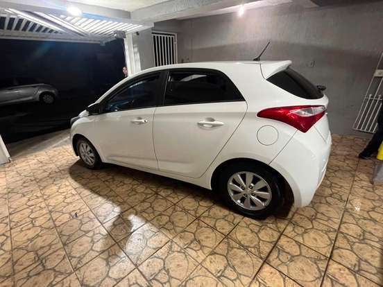 HYUNDAI-HB20-1.6 COMFORT PLUS 16V FLEX 4P AUTOMÁTICO HYUNDAI-HB20-2012