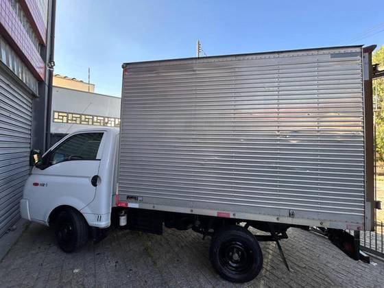HYUNDAI HR 2.5 LONGO SEM CAÇAMBA 4X2 16V 130CV TURBO INTERCOOLER DIESEL 2P MANUAL