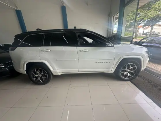JEEP COMMANDER 2.0 TD380 TURBO DIESEL OVERLAND AT9