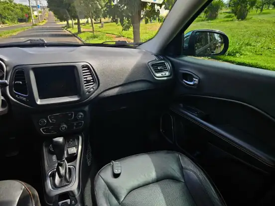 JEEP-COMPASS-2.0 16V DIESEL LONGITUDE 4X4 AUTOMÁTICO JEEP-COMPASS-2017