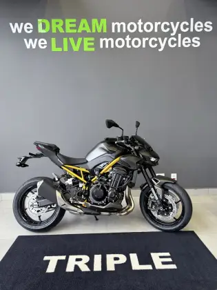KAWASAKI Z900 KAWASAKI Z900