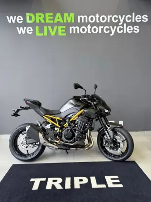 KAWASAKI-Z900-2026