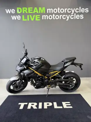 KAWASAKI-Z900-2026