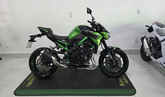 KAWASAKI Z900 