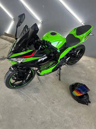 KAWASAKI NINJA 400 KRT EDITION 