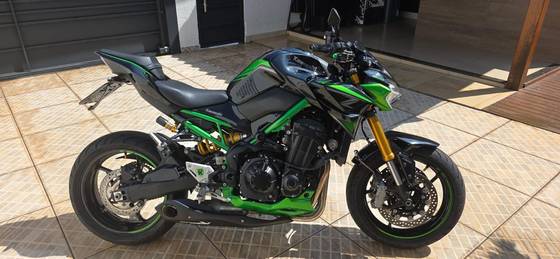 KAWASAKI Z900 R EDITION 