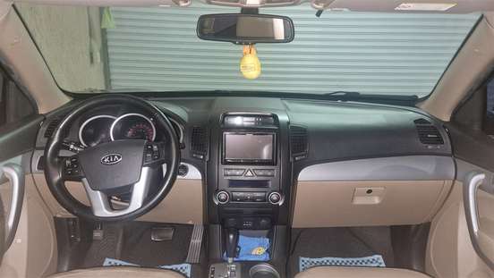 KIA-SORENTO-2012