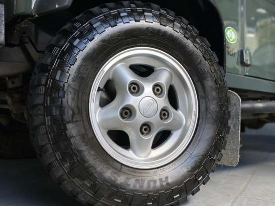 LAND ROVER-DEFENDER-2001
