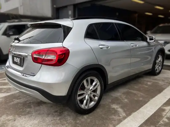 MERCEDES-BENZ-GLA 200-2015