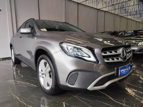 MERCEDES-BENZ GLA 200 1.6 CGI FLEX STYLE 7G-DCT