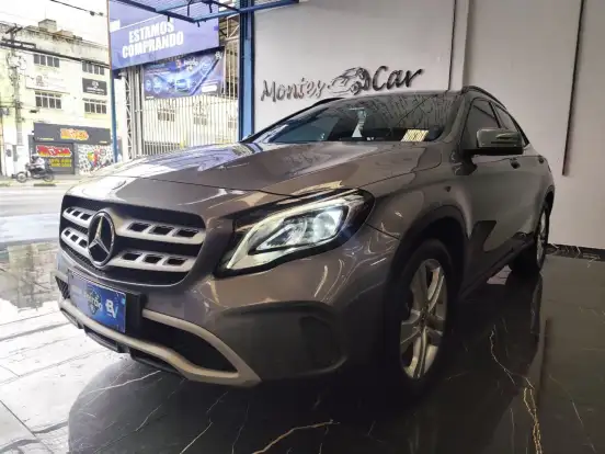 MERCEDES-BENZ-GLA 200-2019