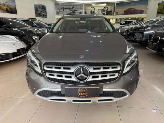 MERCEDES-BENZ-GLA 200-2018