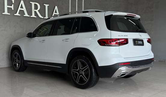 MERCEDES-BENZ-GLB 200-2022