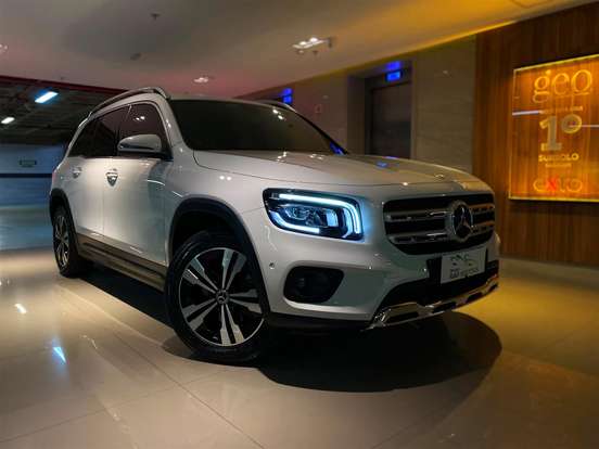 MERCEDES-BENZ-GLB 200-2021