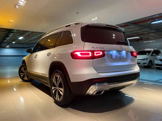 MERCEDES-BENZ-GLB 200-2021