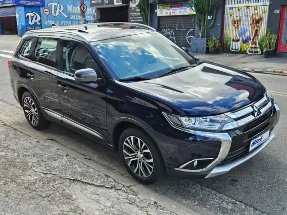 MITSUBISHI OUTLANDER 2.0 COMFORT 16V GASOLINA 4P AUTOMÁTICO MITSUBISHI OUTLANDER 2.0 COMFORT 16V GASOLINA 4P AUTOMÁTICO