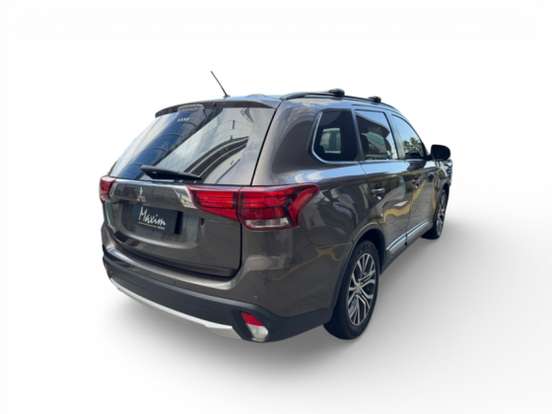 MITSUBISHI-OUTLANDER-2015
