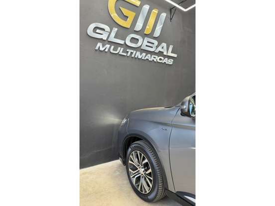 MITSUBISHI-OUTLANDER-3.0 GT 4X4 V6 24V GASOLINA 4P AUTOMÁTICO MITSUBISHI-OUTLANDER-2015