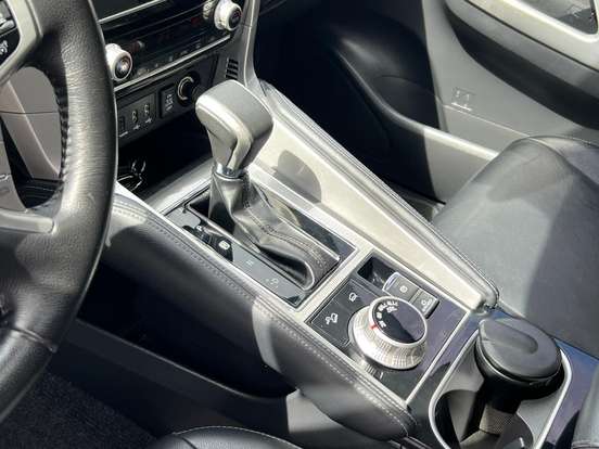 MITSUBISHI-PAJERO SPORT-2022