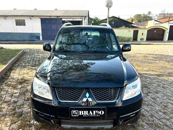 MITSUBISHI-PAJERO TR4-2.0 4X2 16V 140CV FLEX 4P AUTOMÁTICO MITSUBISHI-PAJERO TR4-2013