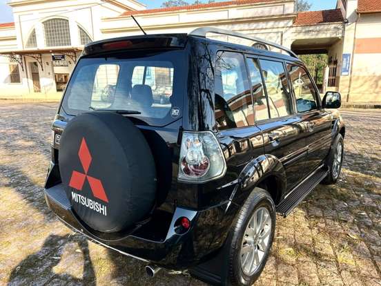 MITSUBISHI-PAJERO TR4-2013