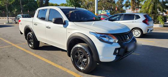 MITSUBISHI L200 TRITON 2.4 16V TURBO DIESEL OUTDOOR GLX CD 4X4 MANUAL