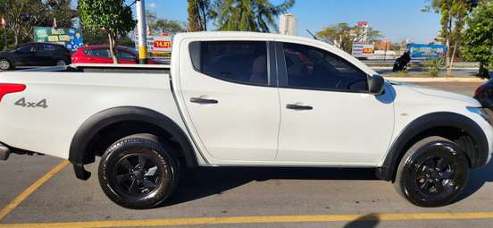 MITSUBISHI-L200 TRITON-2024