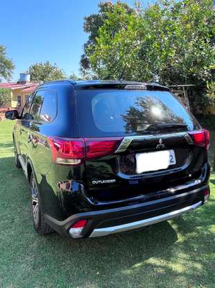 MITSUBISHI-OUTLANDER-2016