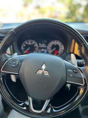 MITSUBISHI-OUTLANDER-2016