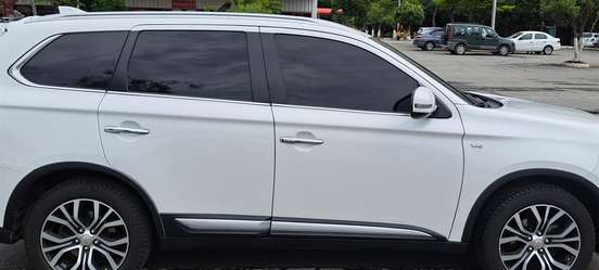 MITSUBISHI-OUTLANDER-2017