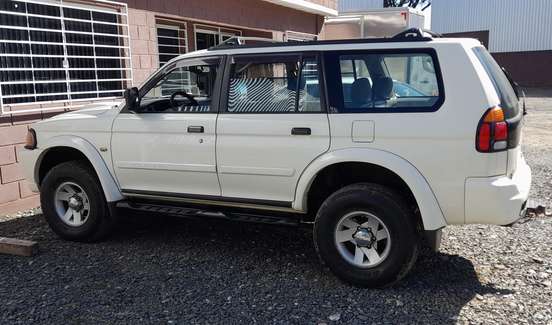 MITSUBISHI-PAJERO-2002