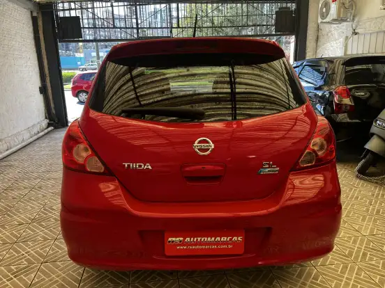 NISSAN-TIIDA-2012