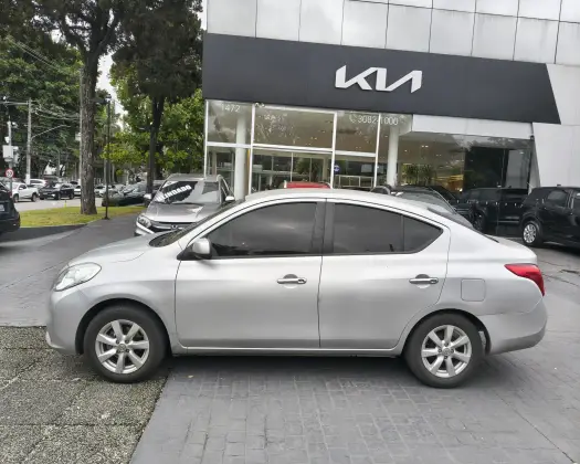 NISSAN VERSA 1.6 16V FLEX SL 4P MANUAL NISSAN VERSA 1.6 16V FLEX SL 4P MANUAL