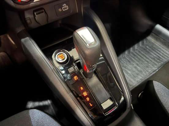 NISSAN-VERSA-2025